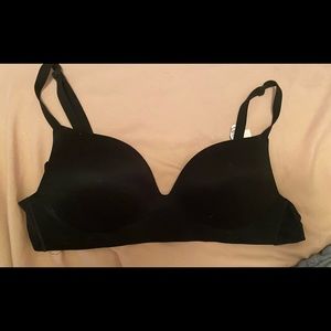 Incredible by Victoria’s Secret wireless push up bra